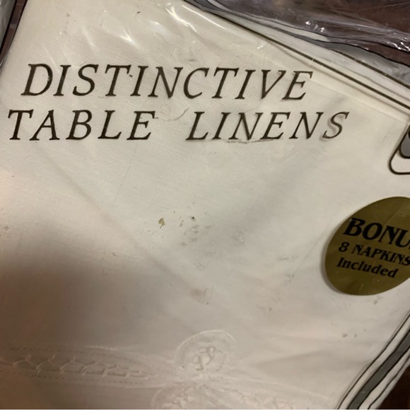 TABLECLOTH & 8 NAPKINS 100% cotton Victorian tatting round 66x66 NEW OLD STOCK - Picture 12 of 12